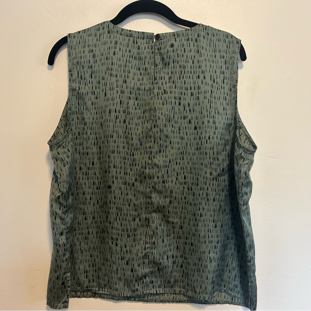 💚Eileen Fisher Silk/Cotton Sleeveless Blouse Nori Dash-Print💚 - Picture 4 of 6